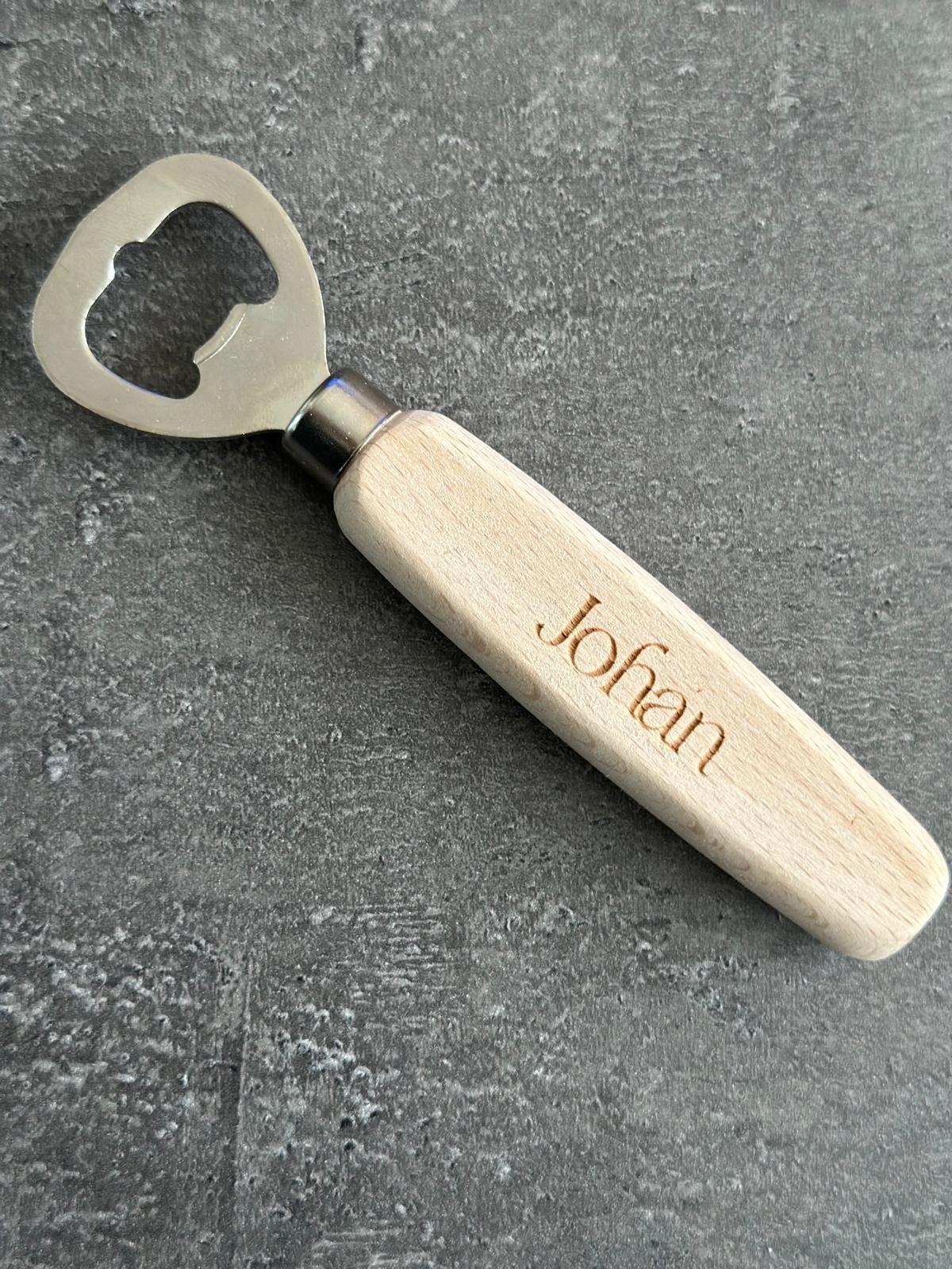Gepersonaliseerde houten flesopener