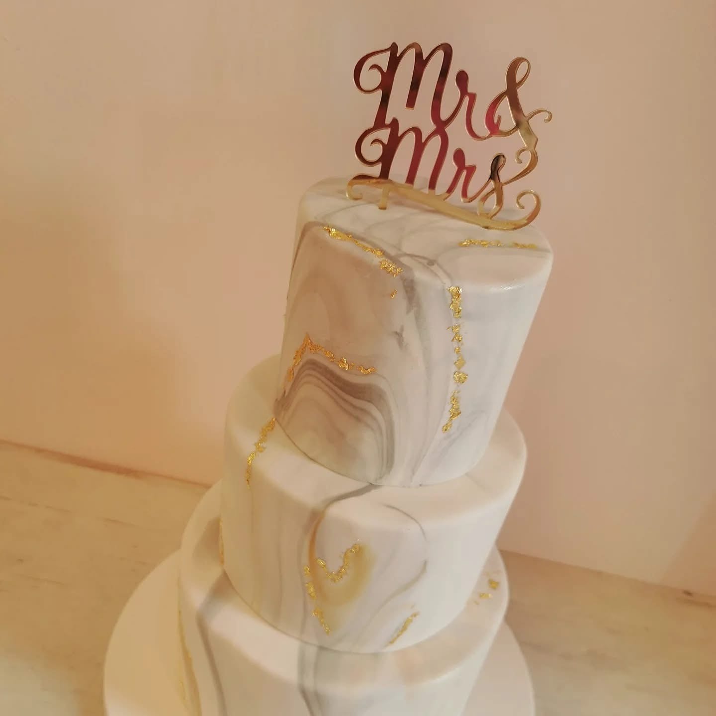 Mr & Mrs caketopper
